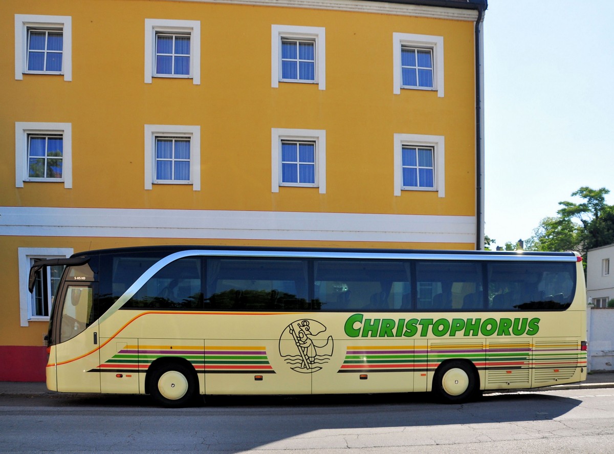 SETRA 415 HD von CHRISTOPHORUS / �sterreich am 17.6.2013 in Krems.