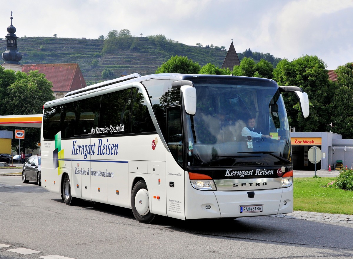 Setra 415 HD von Kerngast Reisen aus �sterreich am 18.Mai 2014 in Krems gesehen.