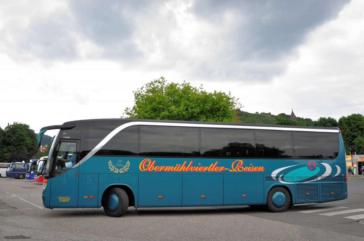 Setra 415 HD von Oberm�hlviertler Reisen aus �sterreich im Juni 2015 in Krems gesehen.