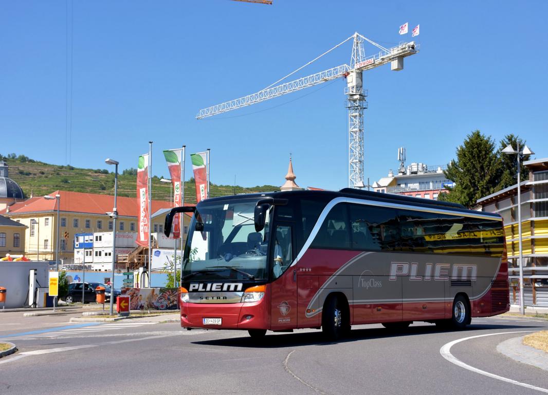Setra 415 HD von PLIEM Reisen aus �sterreich 06/2017 in Krems.