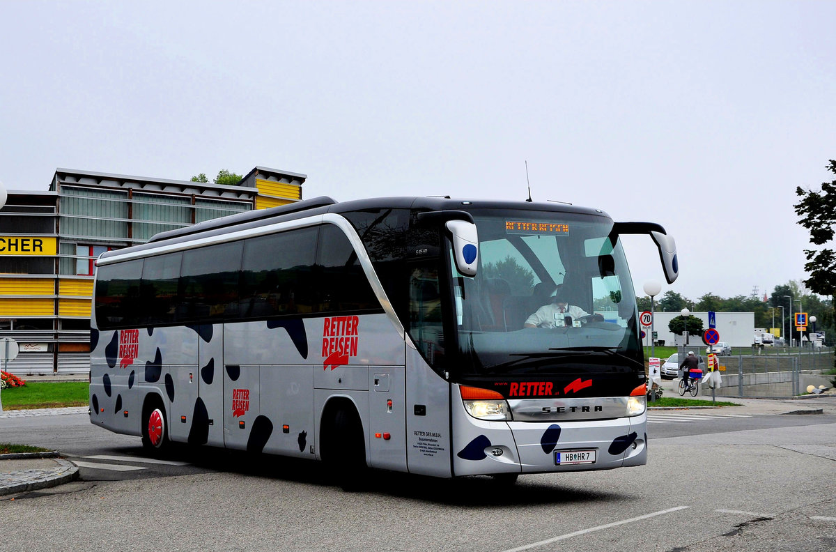 Setra 415 HD von Retter Reisen aus �sterreich in Krems gesehen.