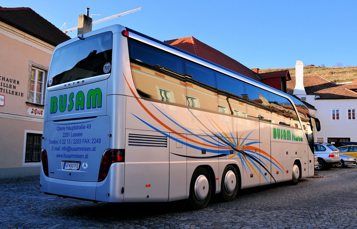 Setra 415 HDH von Busam Reisen aus �sterreich in Krems gesehen.