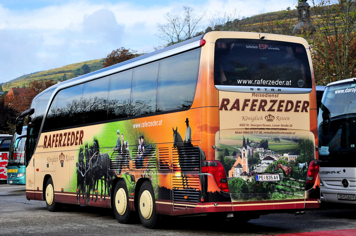 Setra 415 HDH von Raferzeder Reisen aus �sterreich in Krems gesehen.