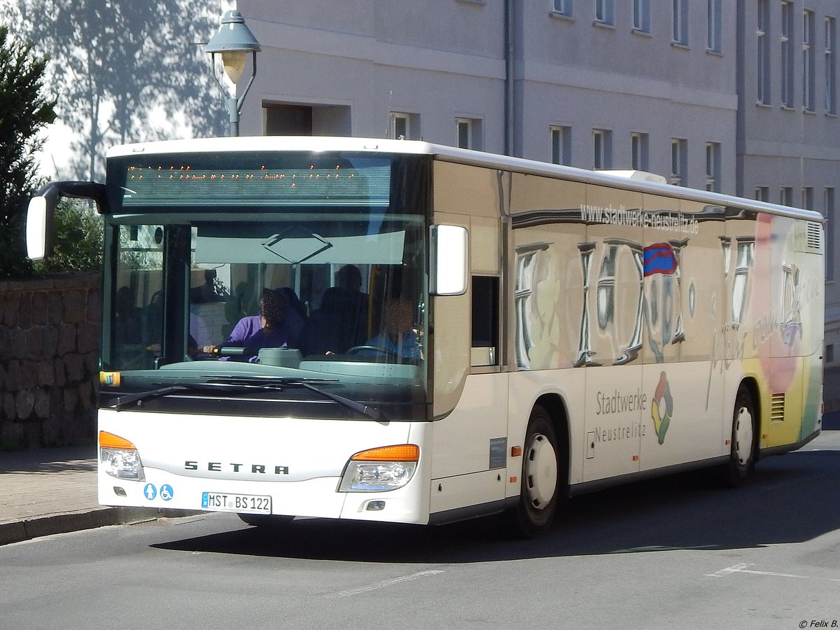 Setra 415 NF von Becker-Strelitz Reisen aus Deutschland in Neustrelitz.