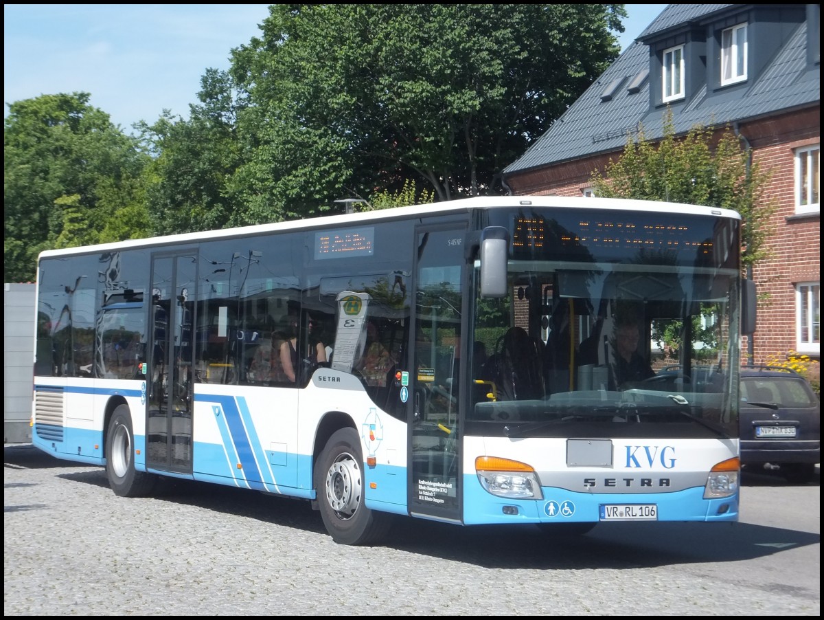 Setra 415 NF mit H�nger der Kraftverkehrsgesellschaft mbH Ribnitz-Damgarten in Ribnitz-Damgarten.