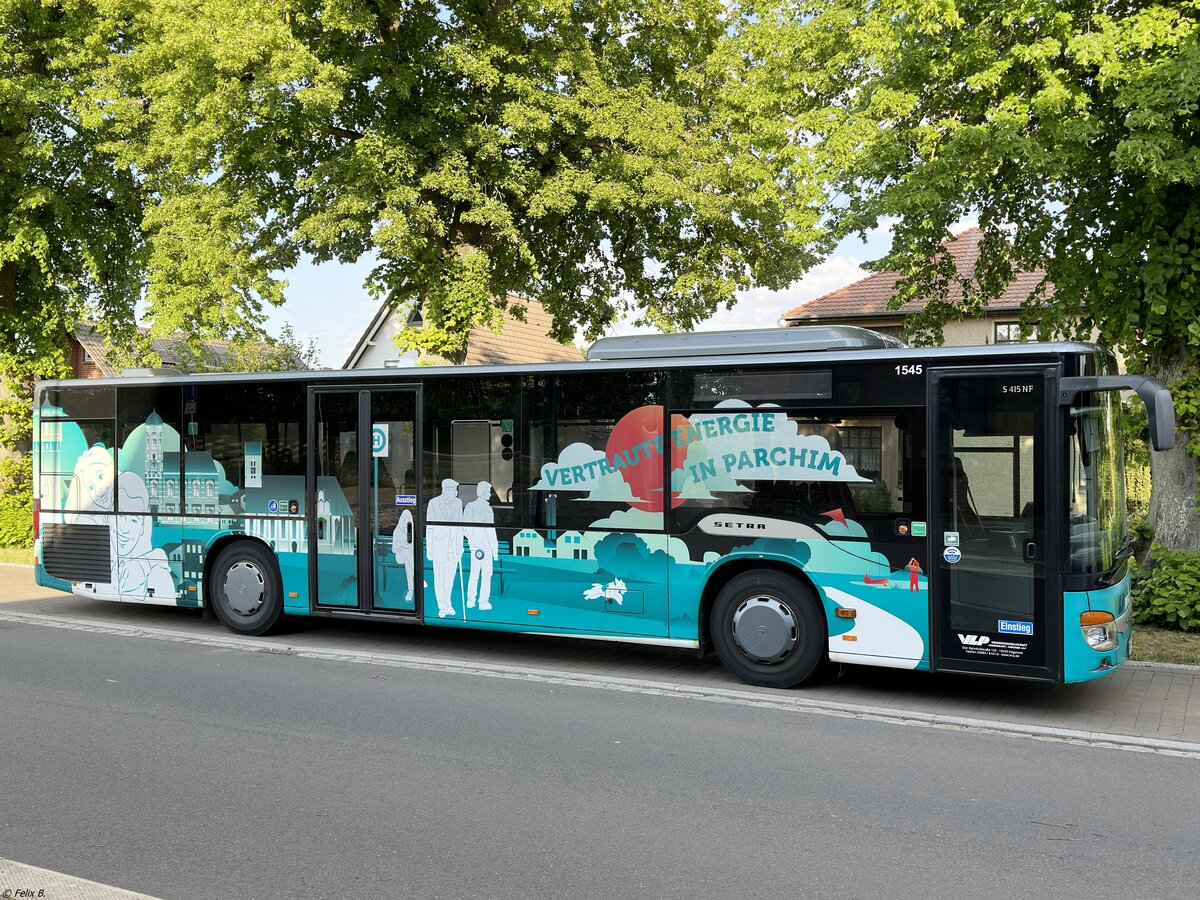 Setra 415 NF der Verkehrsgesellschaft Ludwigslust-Parchim mbH in Plau am See.