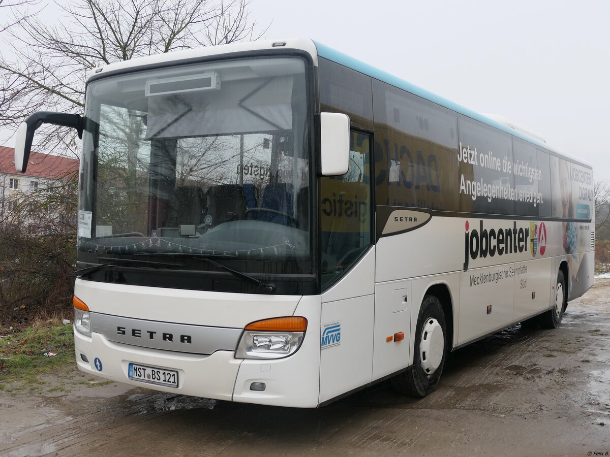 Setra 415 UL von Becker-Strelitz Reisen aus Deutschland in Neubrandenburg.