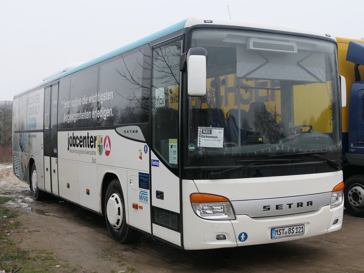 Setra 415 UL von Becker-Strelitz Reisen aus Deutschland in Neubrandenburg.