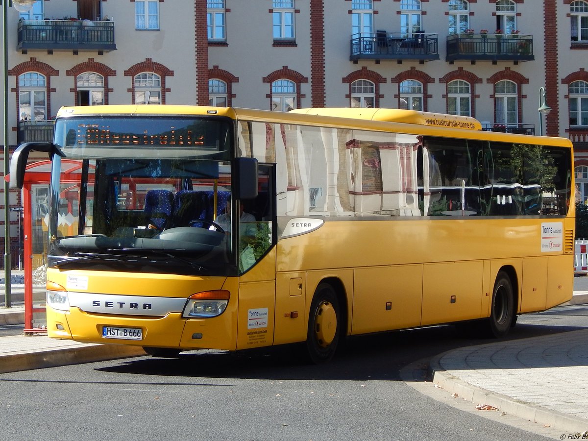 Setra 415 UL von Tonne aus Deutschland in Neustrelitz.