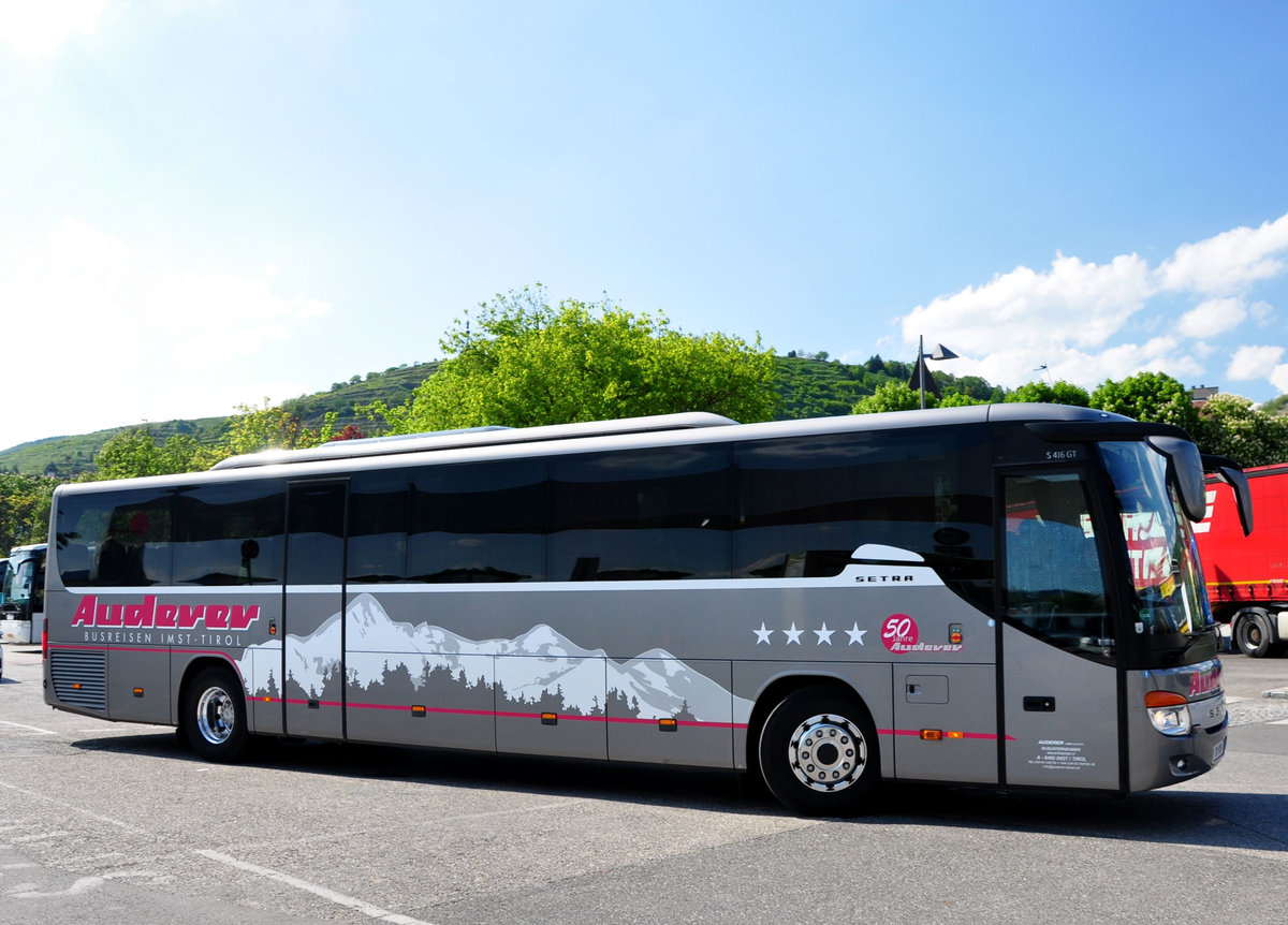 Setra 416 GT von Auderer Reisen aus �sterreich in Krems gesehen.