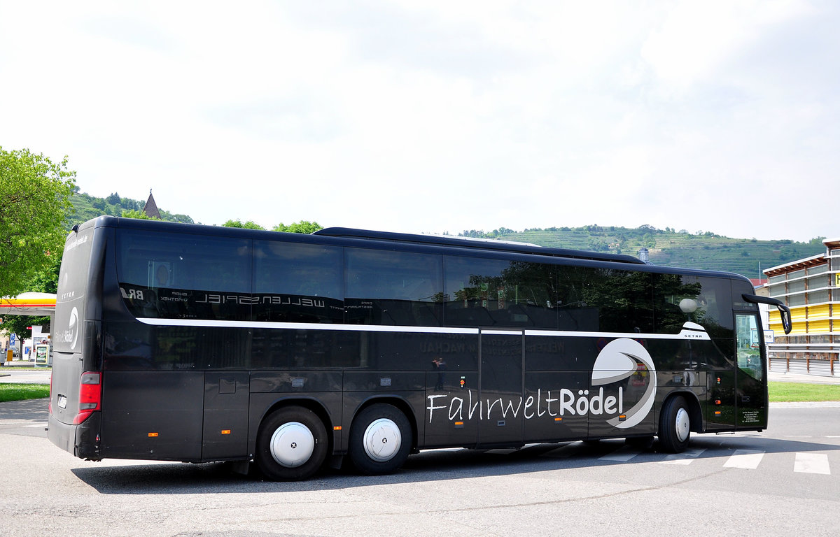 Setra 416 GT-HD von der Fahrwelt R�DEL aus der BRD in Krems gesehen.