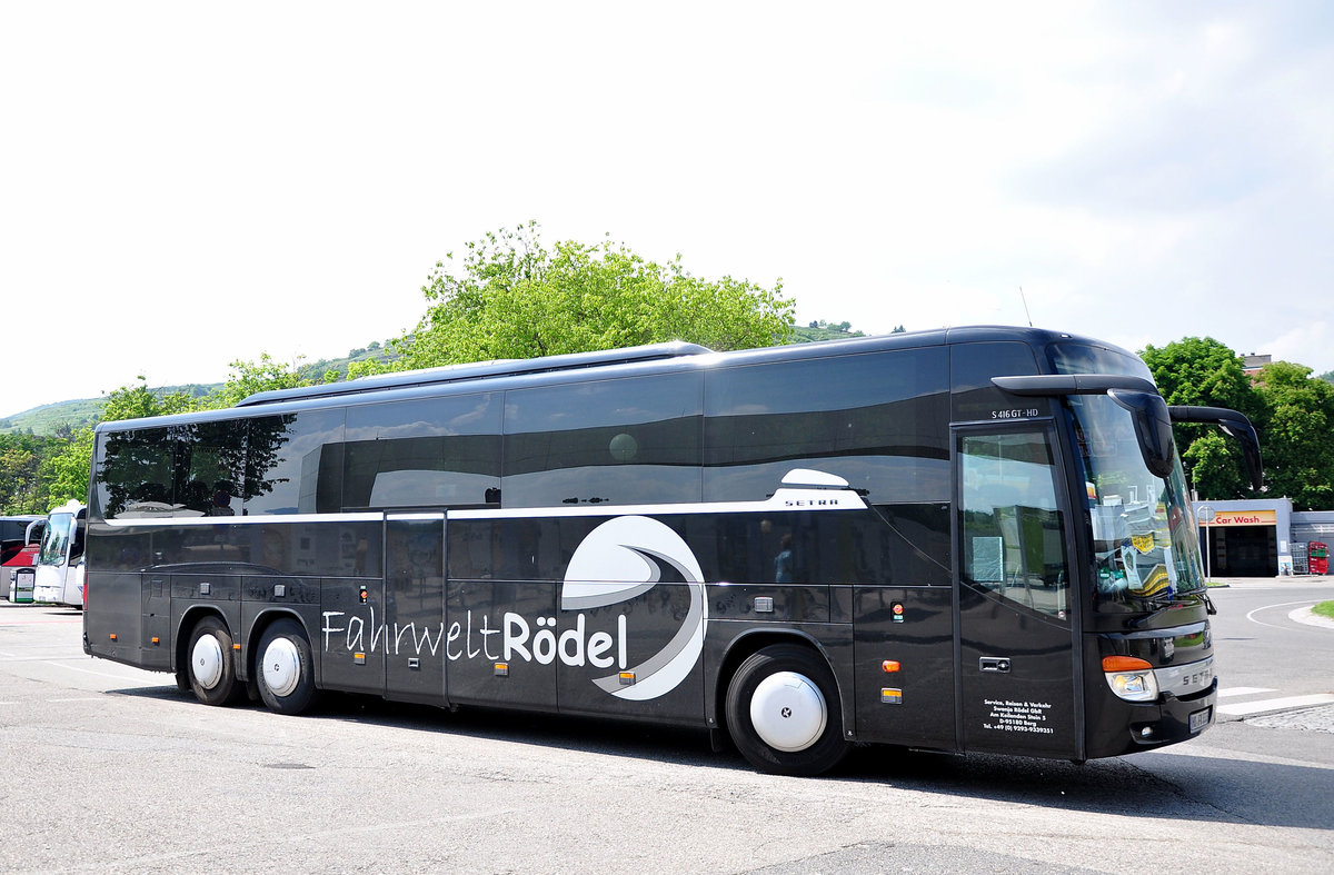 Setra 416 GT-HD von der Fahrwelt R�DEL aus der BRD in Krems gesehen.