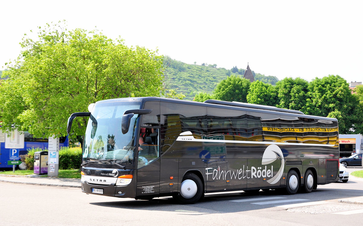 Setra 416 GT-HD von der Fahrwelt R�DEL aus der BRD in Krems gesehen.