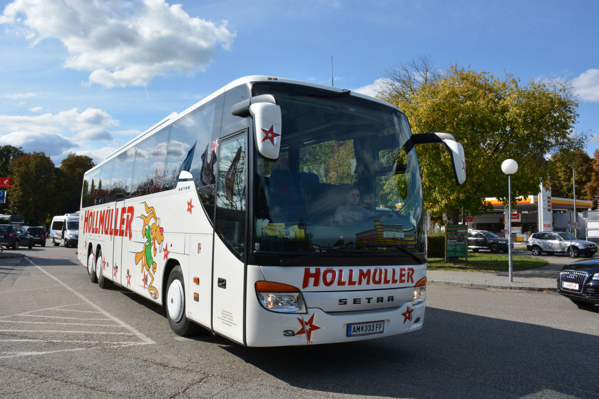 Setra 416 GT-HD von H�llm�ller Reisen aus �sterreich in Krems gesehen.