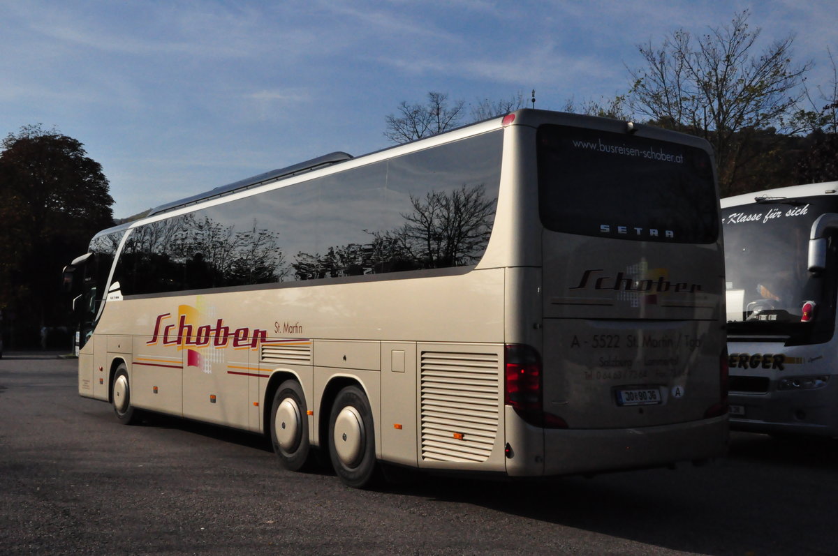 Setra 416 GT-HD von Schober Reisen aus �sterreich in Krems gesehen.