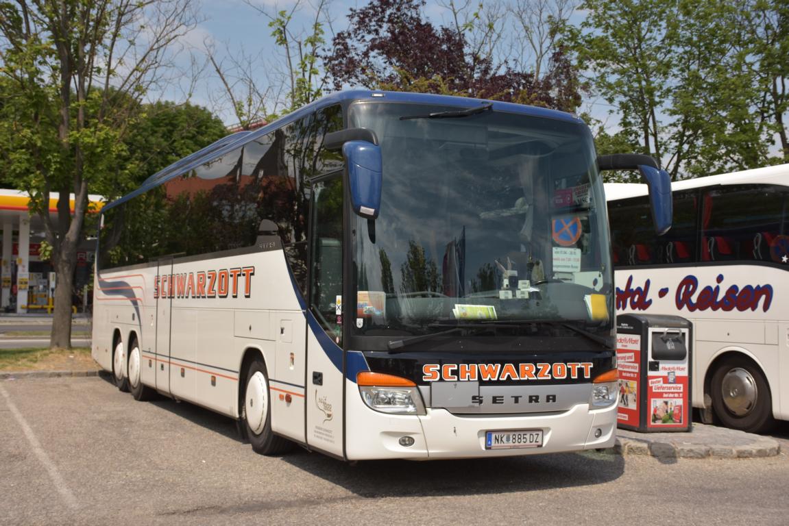 Setra 416 GT-HD von Schwarzott Reisen aus �sterreich im Mai 2018 in Krems.