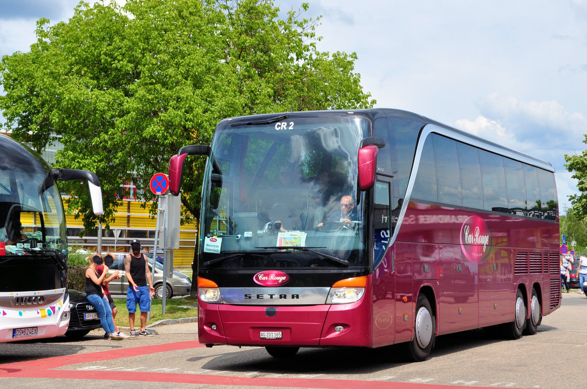 Setra 416 HDH von CAR ROUGE aus der CH in Krems gesehen.