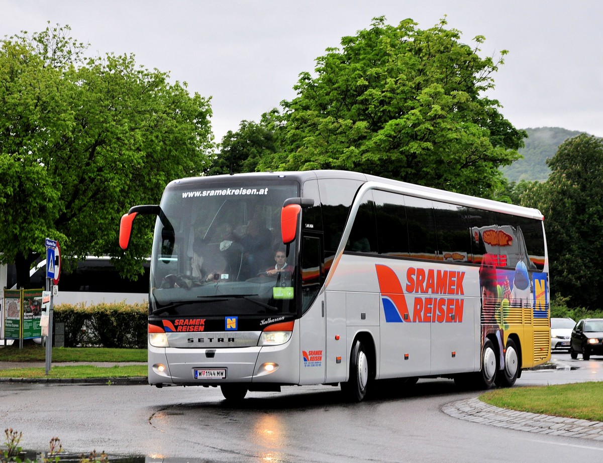 Setra 416 HDH von Sramek Reisen aus �sterreich am 17.Mai 2014 in Krems gesehen.
