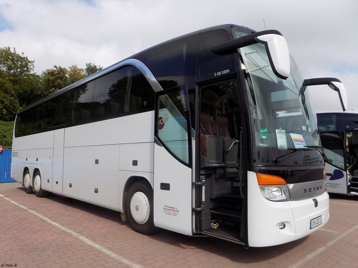 Setra 416 HDH von VTG Vertriebs- und Transportgesellschaft aus Deutschland im Stadthafen Sassnitz.