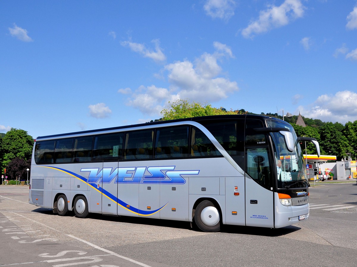Setra 416 HDH von Weiss Reisen aus �sterreich in Krems gesehen.