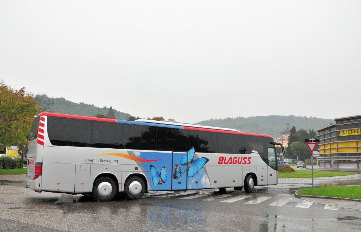 Setra 417 GT-HD von Blaguss Reisen aus �sterreich am 11.9.2014 in Krems gesehen.