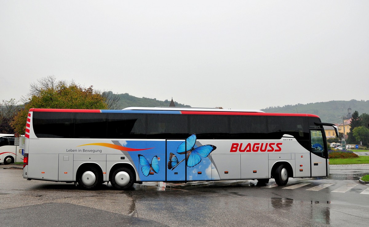Setra 417 GT-HD von Blaguss Reisen aus �sterreich am 11.9.2014 in Krems gesehen.