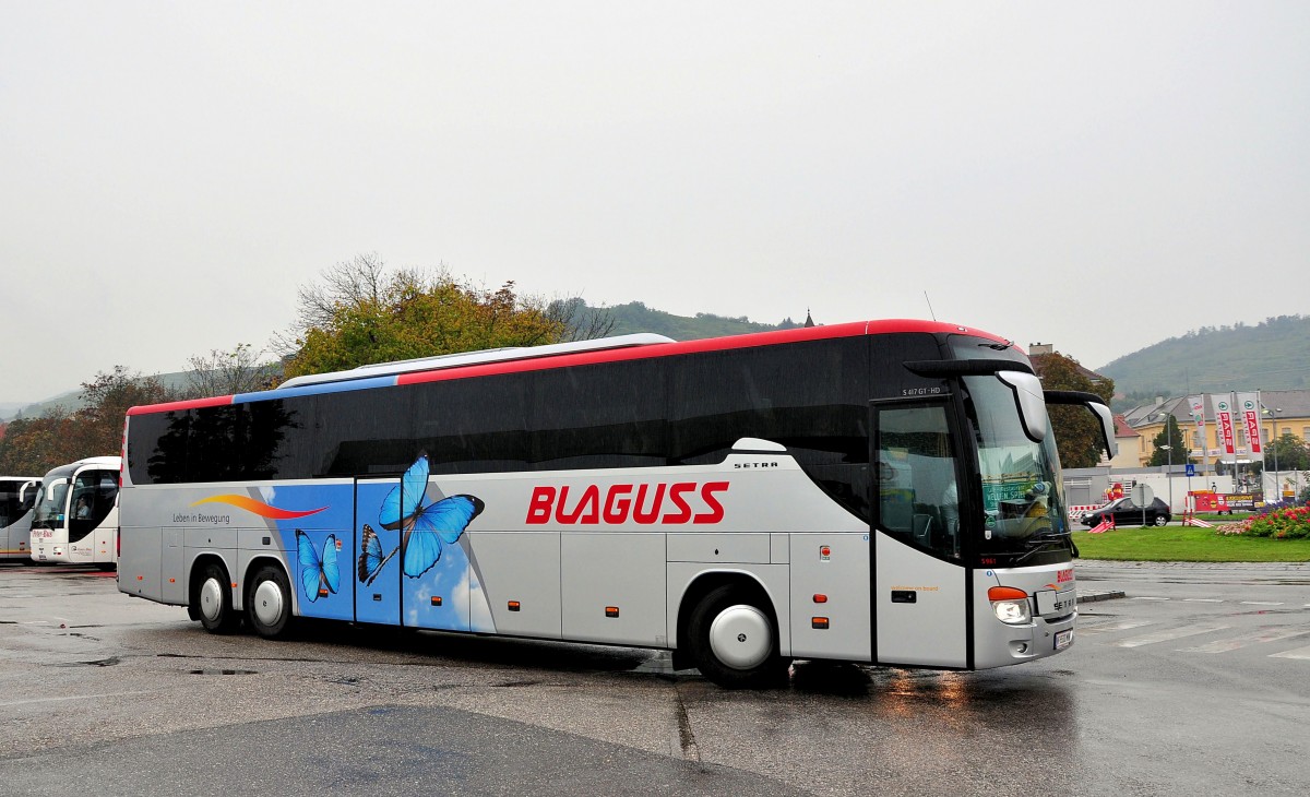 Setra 417 GT-HD von Blaguss Reisen aus �sterreich am 11.9.2014 in Krems gesehen.