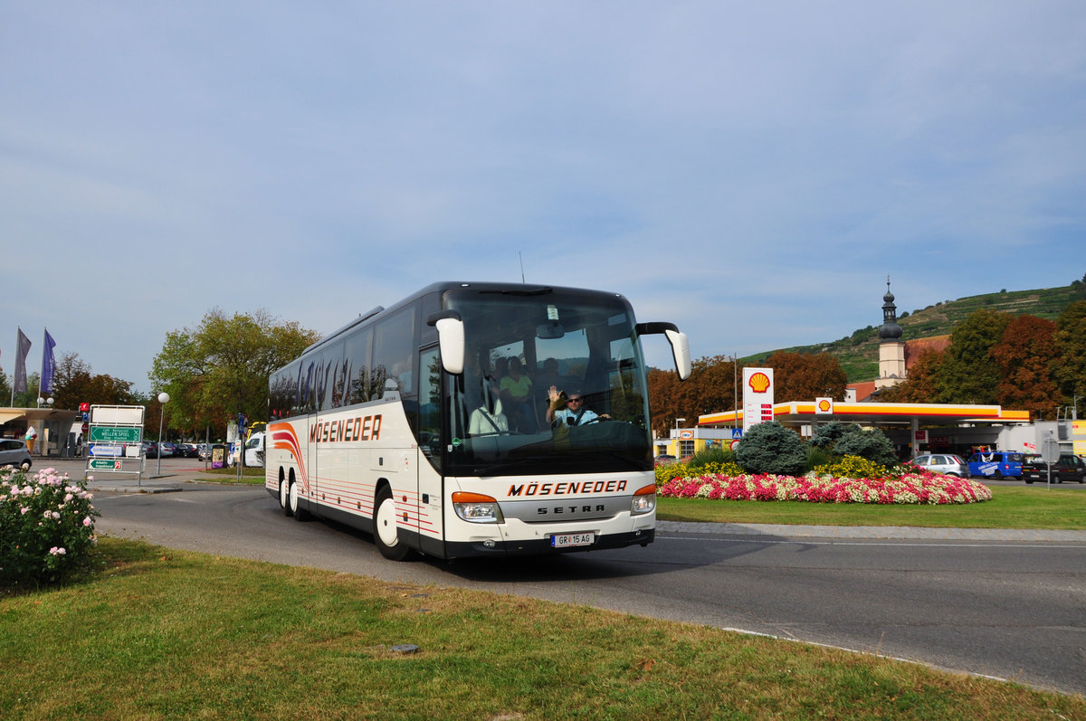 Setra 417 GT-HD von M�seneder Reisen aus �sterreich in Krems gesehen.