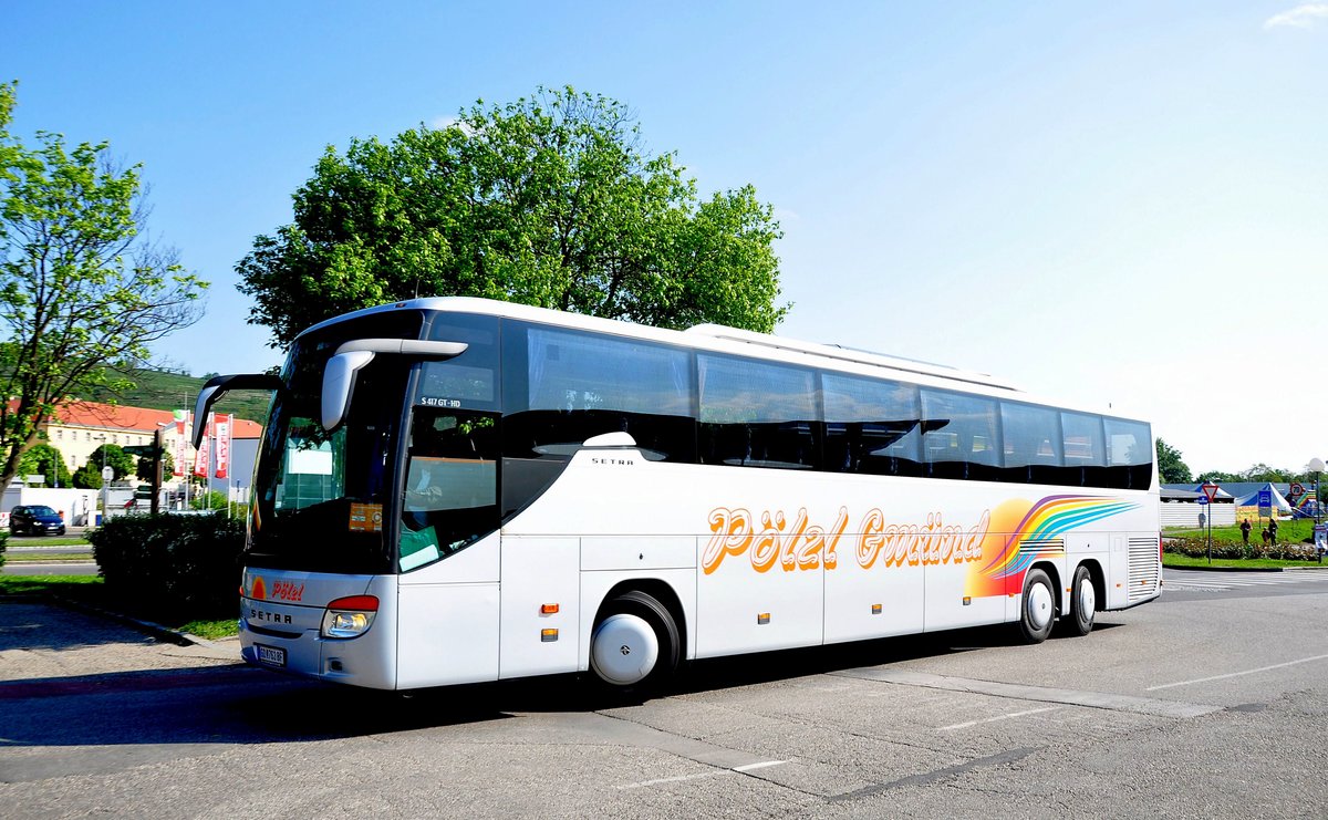 Setra 417 GT-HD von P�lzl Reisen aus Nieder�sterreich in Krems gesehen.