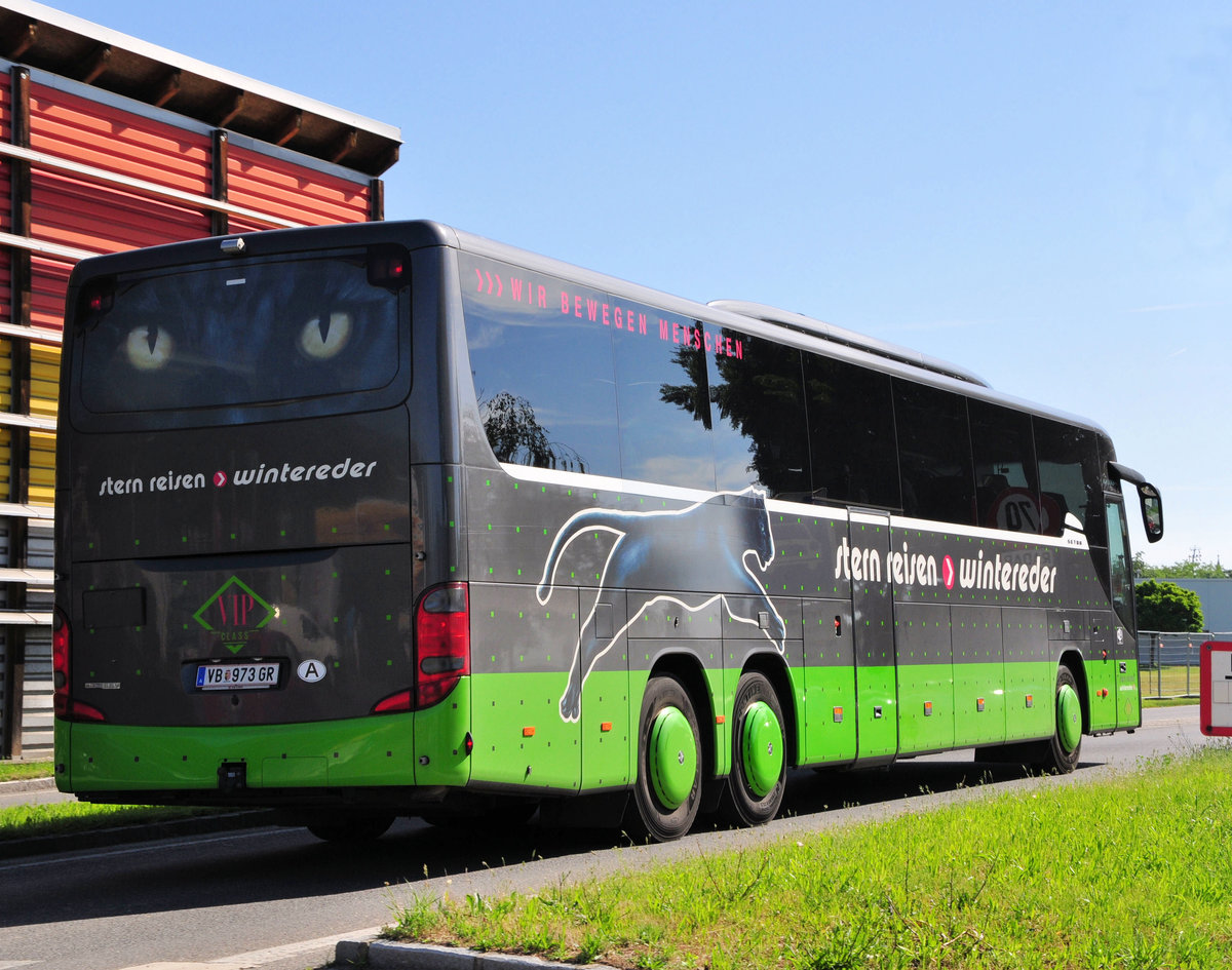 Setra 417 GT- HD von Stern Reisen Wintereder aus �sterreich in Krems gesehen.