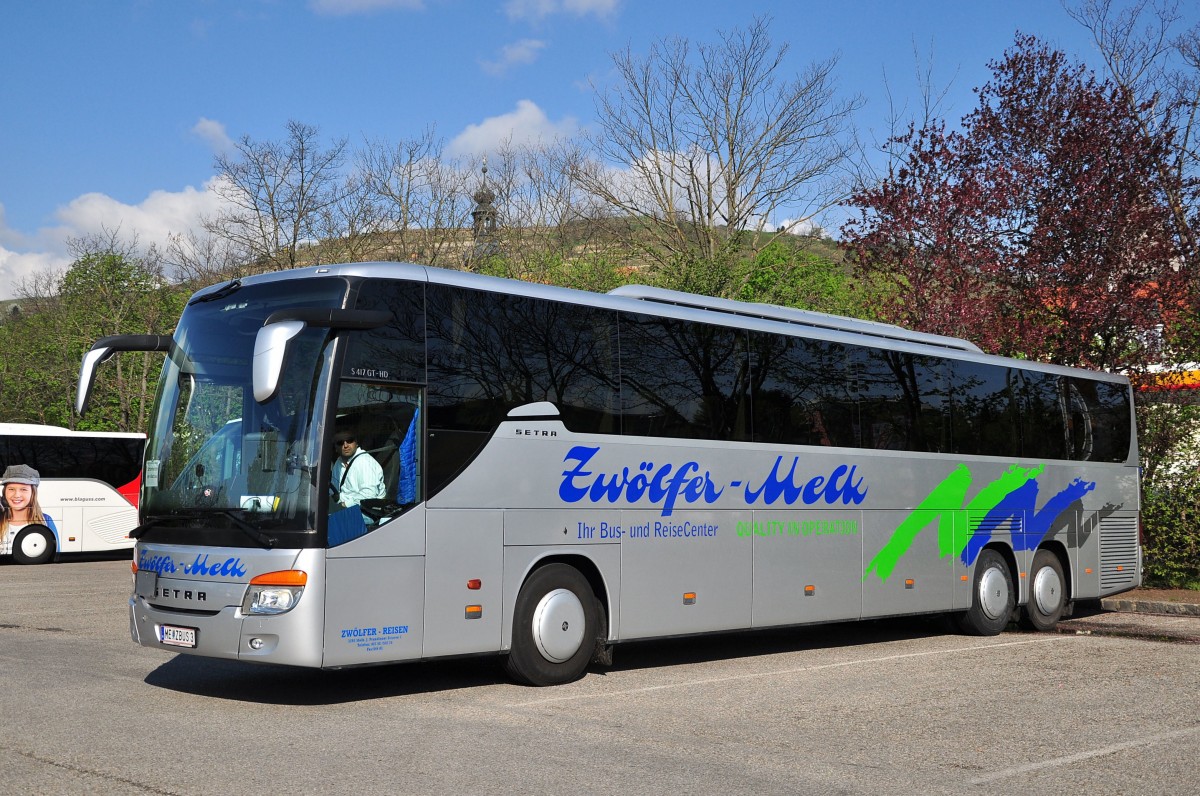 Setra 417 GT-HD von Zw�lfer Reisen aus �sterreich am 18.4.2015 in Krems.