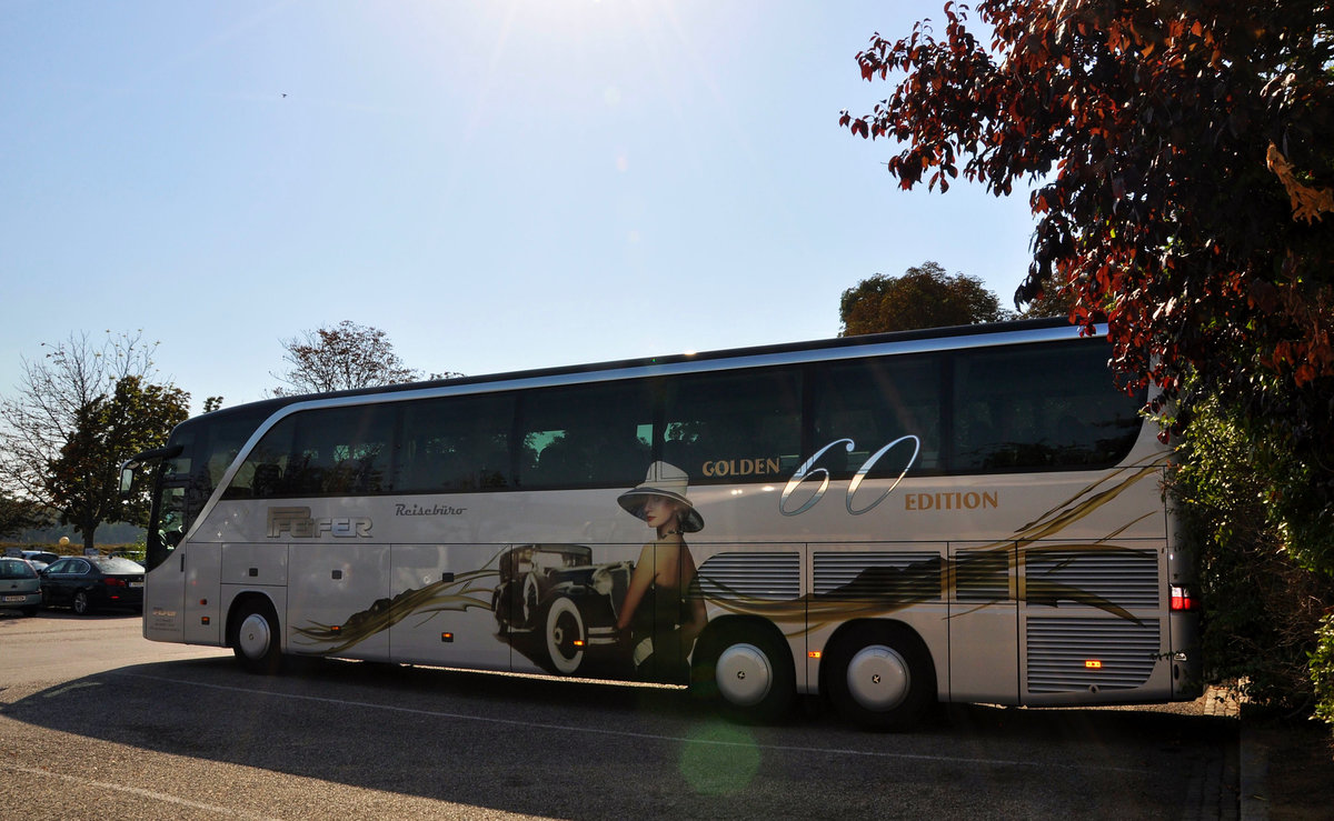 Setra 417 HDH von Pfeifer Reisen aus �sterreich in Krems.