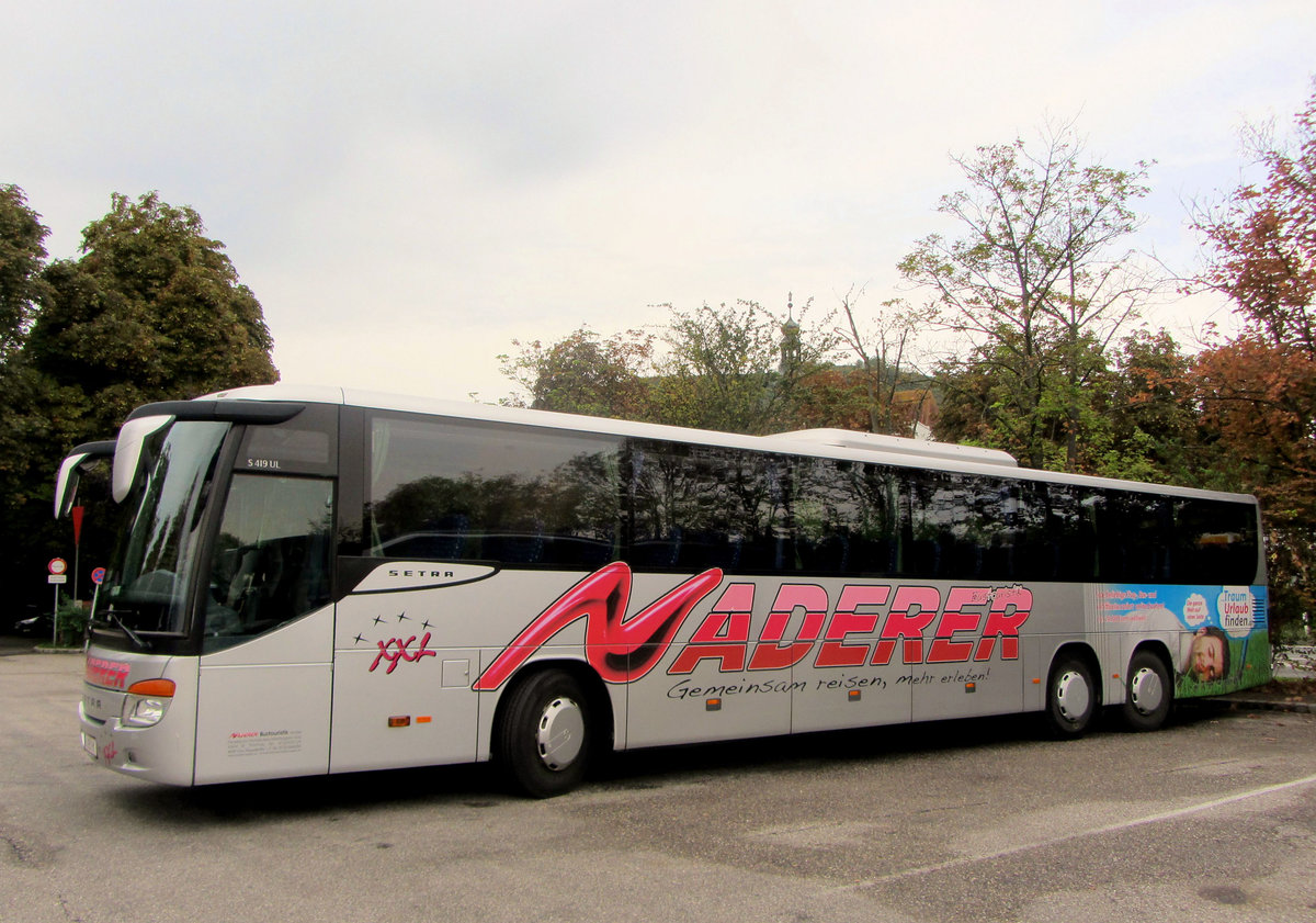 Setra 419 UL von Naderer Reisen aus �sterreich in Krems gesehen.