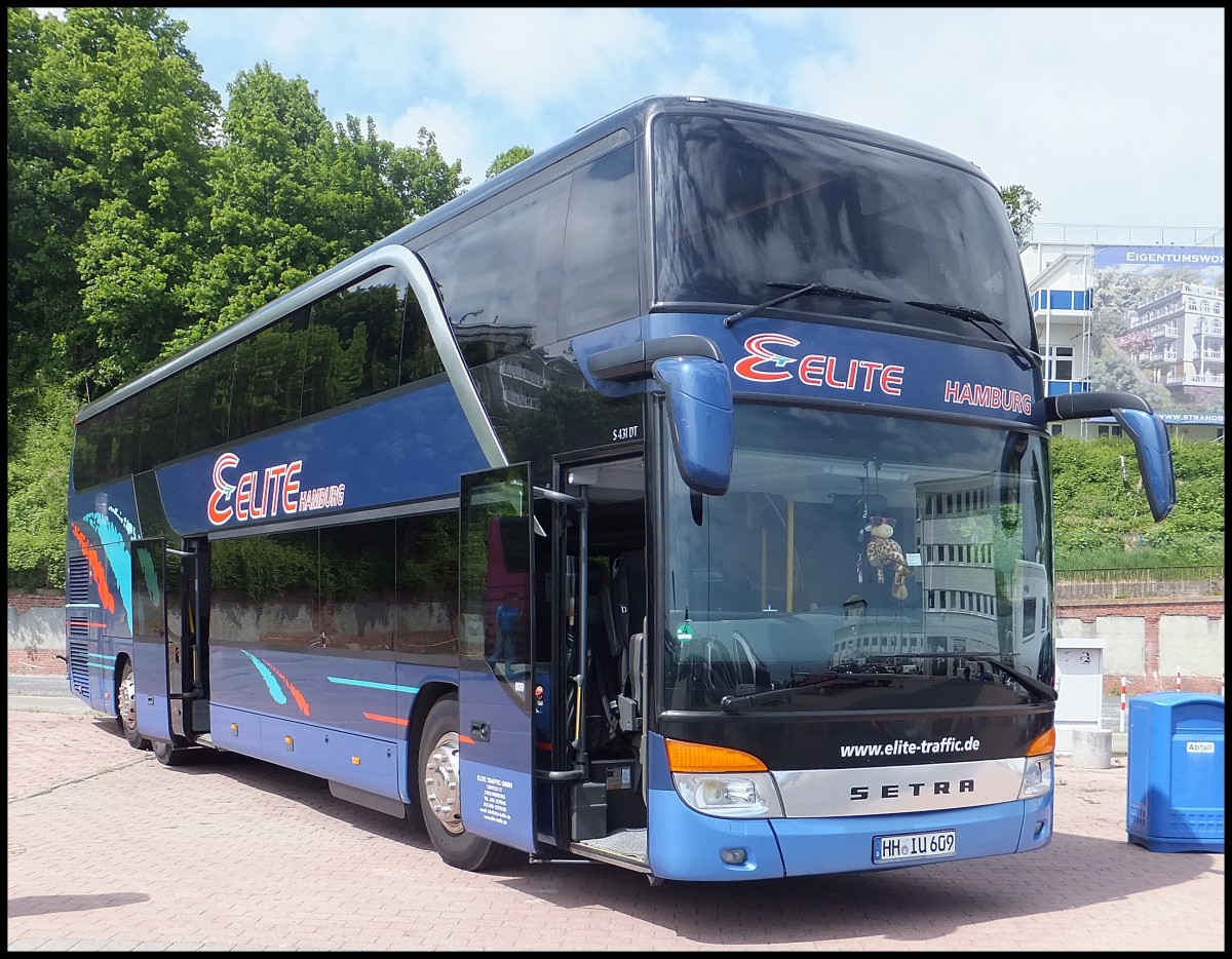 Setra 431 DT von Elite Hamburg im Stadthafen Sassnitz.