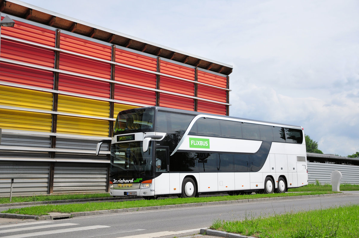 Setra 431 DT Flixbus von Dr. Richard Reisen aus �sterreich in Krems unterwegs.