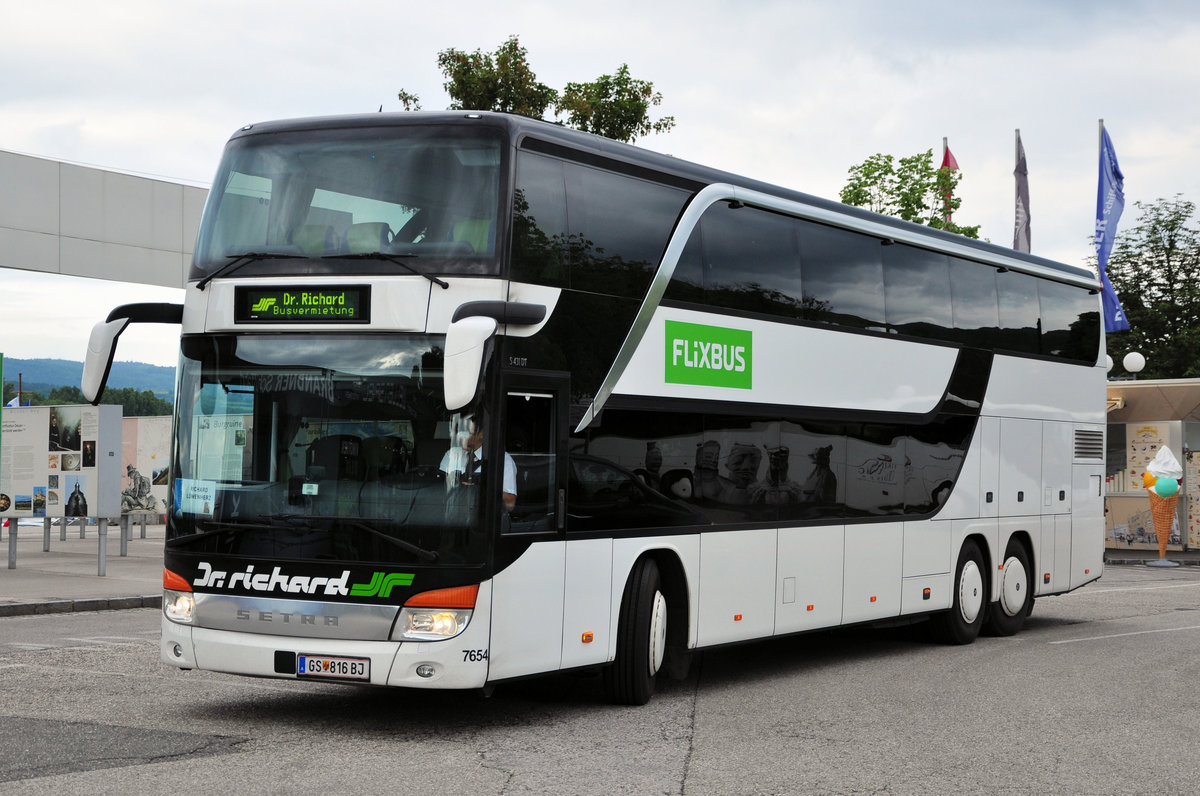 Setra 431 DT Flixbus von Dr. Richard Reisen aus �sterreich in Krems unterwegs.