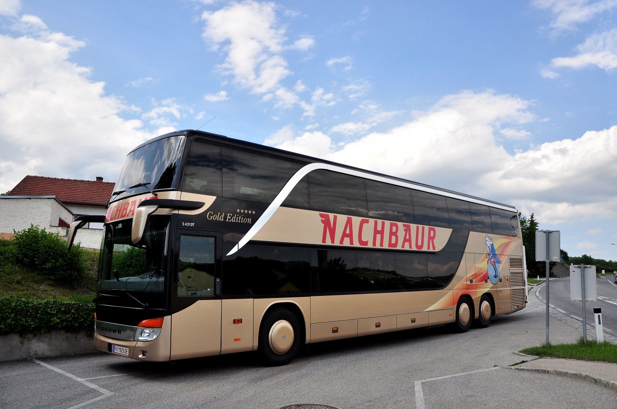 Setra 431 DT von Nachbaur Reisen aus �sterreich im Mai 2015 bei Krems gesehen.