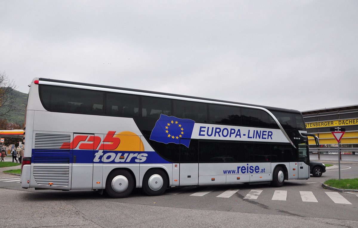 Setra 431 DT von SAB Reisen aus �sterreich am 11.10.2014 in Krems.
