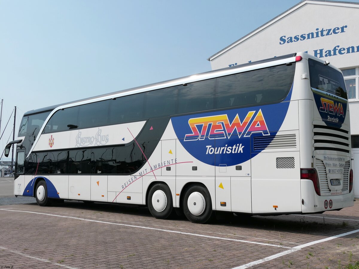 Setra 431 DT von Stewa aus Deutschland im Stadthafen Sassnitz. 