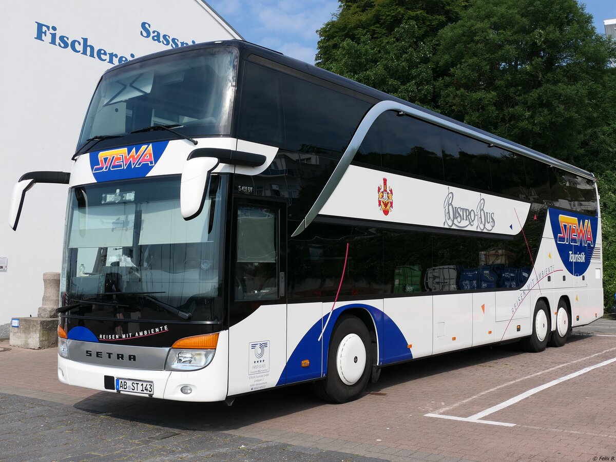 Setra 431 DT von Stewa aus Deutschland im Stadthafen Sassnitz. 