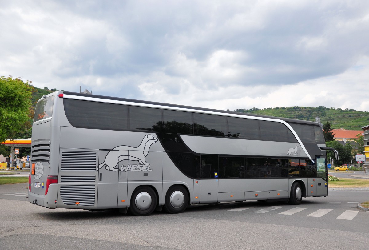 Setra 431 DT  Wieselbus -Linienbus des Landes Nieder�sterreich im Juni 2015 in Krems gesehen.