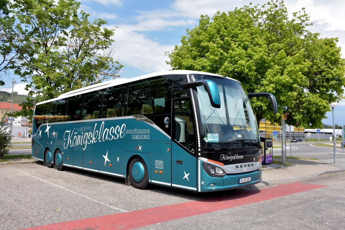 Setra 500er-Serie von SCH�RNIG Reisen aus der BRD in Krems.