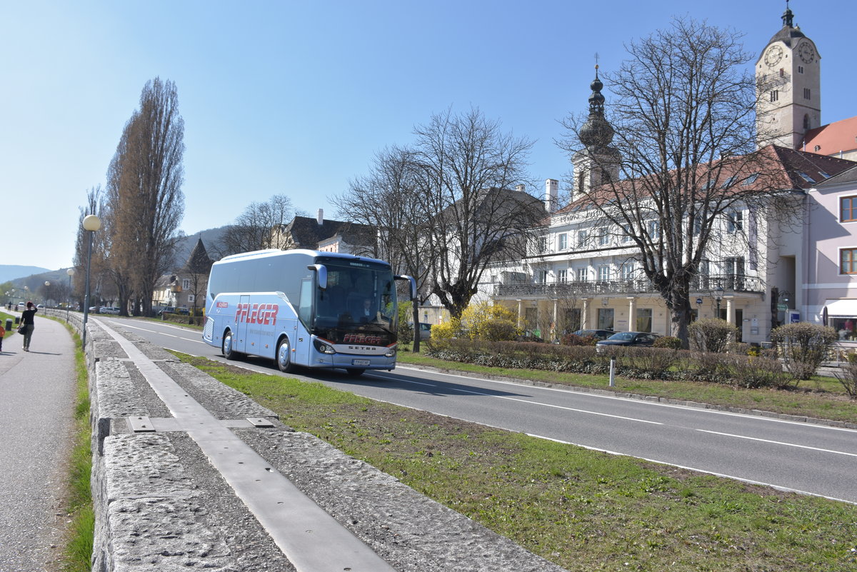 Setra 511 HD von Pfleger Reisen aus Nieder�sterreich in Krems.