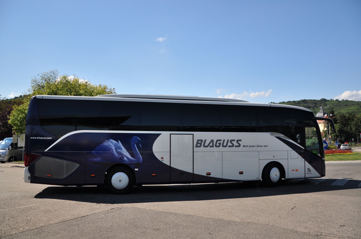 Setra 515 HD von Blaguss Reisen aus �sterreich am 6.Juli 2104 in Krems gesehen.