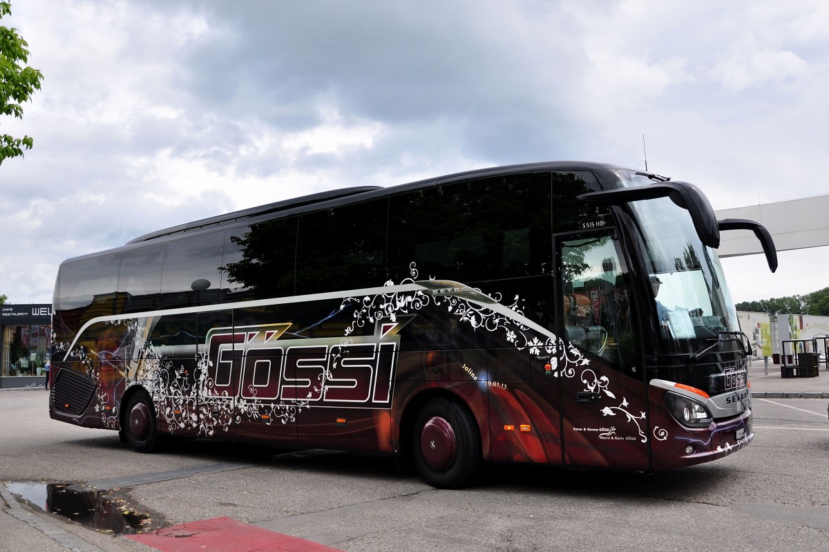 Setra 515 HD von G�ssi Reisen aus der Schweiz im Juni 2015 in Krems gesehen.