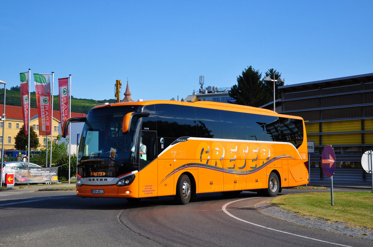 Setra 515 HD von GRESER Reisen aus der BRD in Krems gesehen.