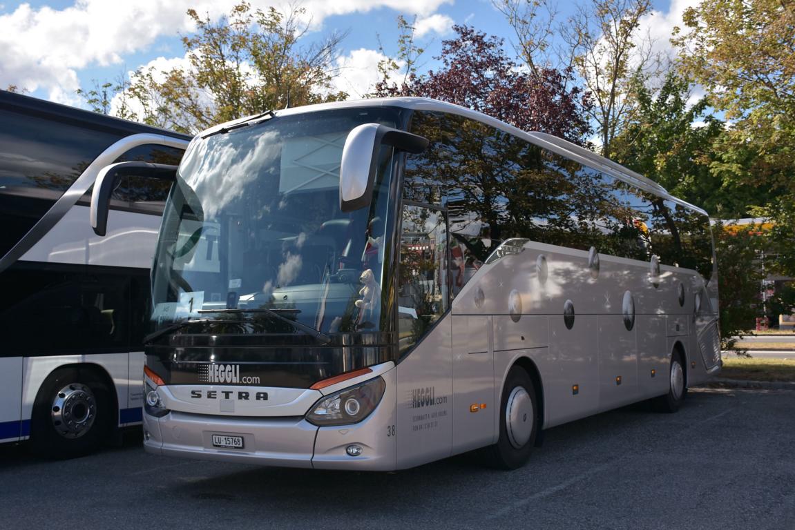 Setra 515 HD von Hegli Reisen aus der CH 06/2017 in Krems.
