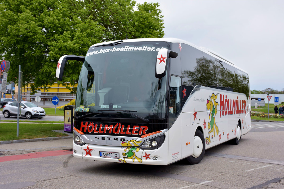 Setra 515 HD von H�llm�ller Reisen aus Nieder�sterreich in Krems.