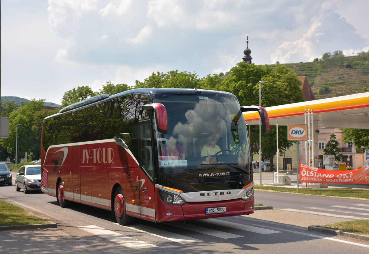 Setra 515 HD von JV - Tour aus der CZ im Mai 2018 in Krems.