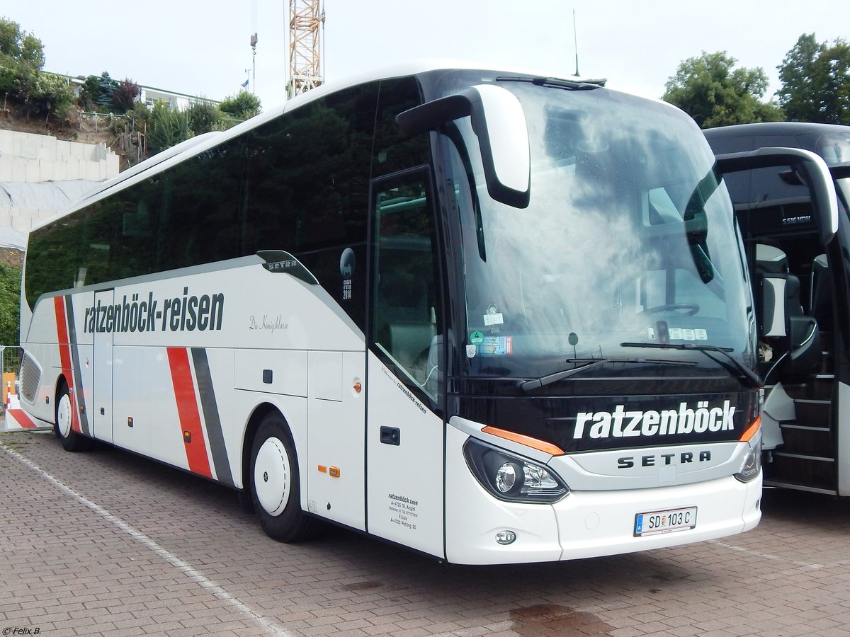 Setra 515 HD von Ratzenböck aus Deutschland im Stadthafen Sassnitz.